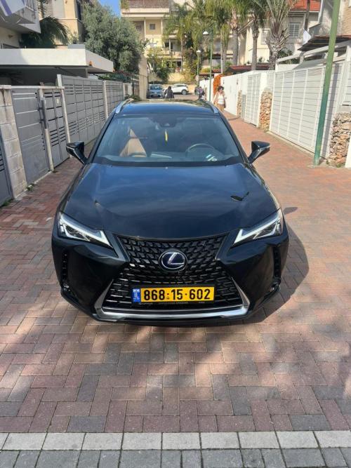 לקסוס UX 300E