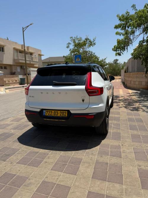 וולוו EC40