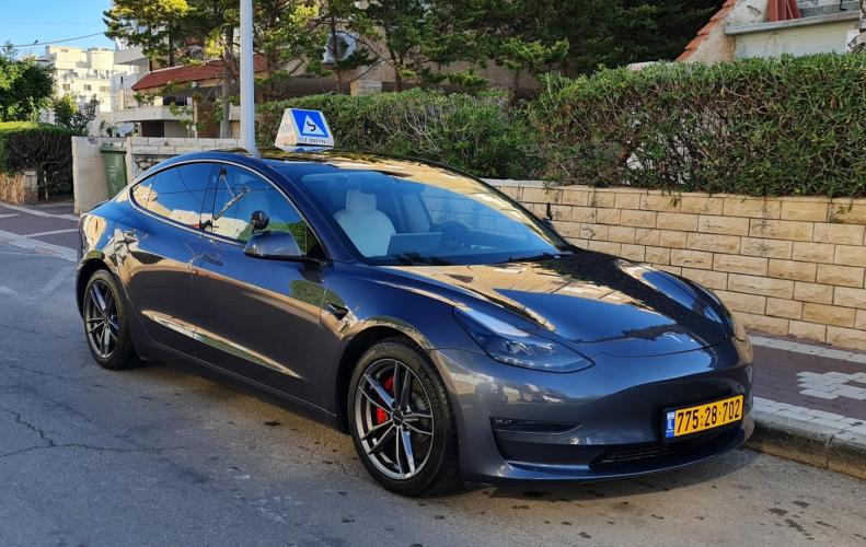 טסלה Model 3