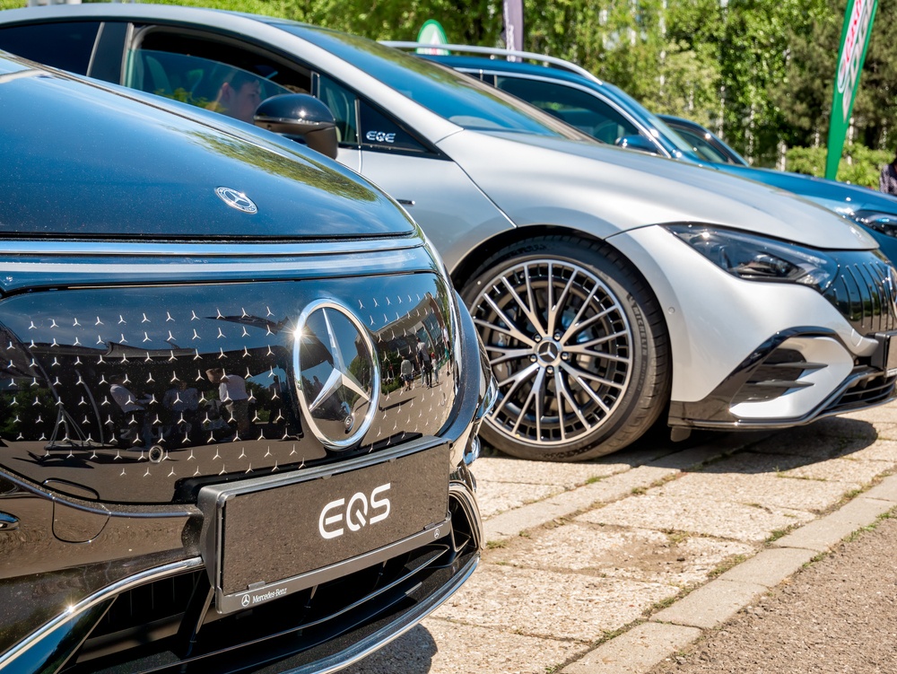 סיקור MERCEDES-BENZ מודל EQS שנת 2023